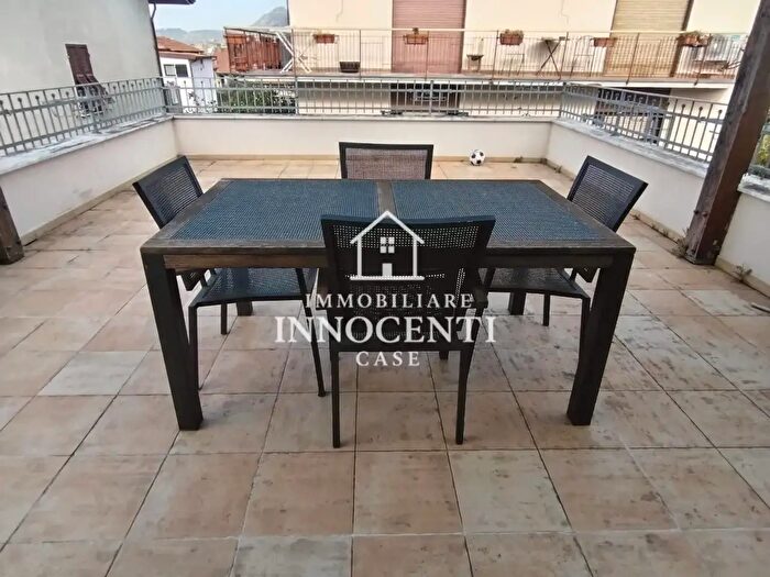 Appartamento con 7 locali in vendita in Massa