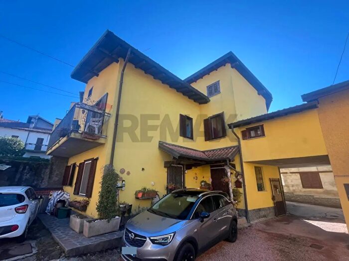 Appartamento quadrilocale in vendita in Via Broglio, Cocquio Trevisago