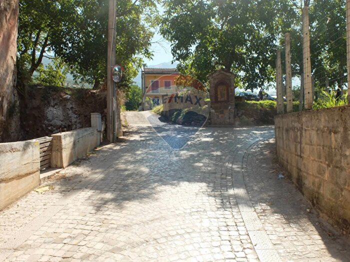 Casa bilocale in vendita in Contrada Cotugni, SantAgata De Goti