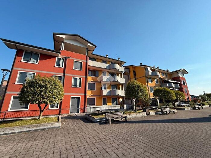Casa quadrilocale in affitto in Via dei Faggi, Centro, Azzano Decimo