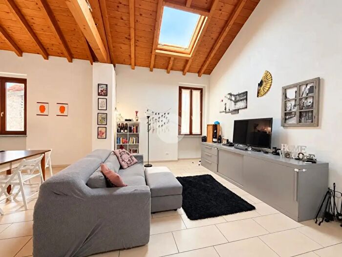 Casa con 5 locali in vendita in Vicolo Lauro, Santo Stefano Ticino