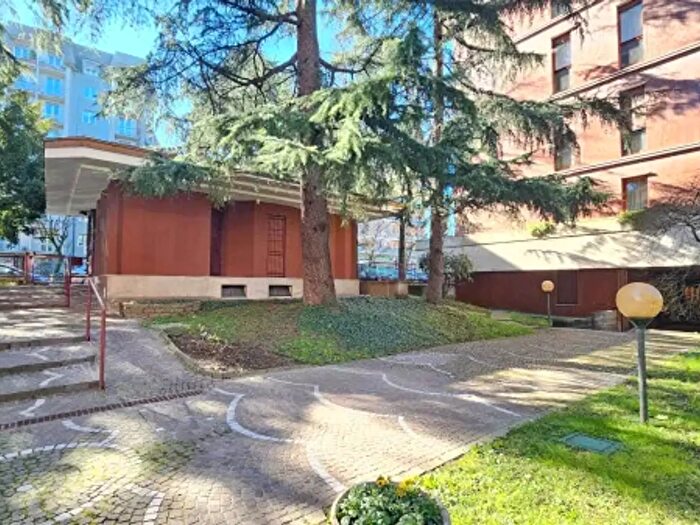 Appartamento quadrilocale in vendita in Via San Gottardo, Monza