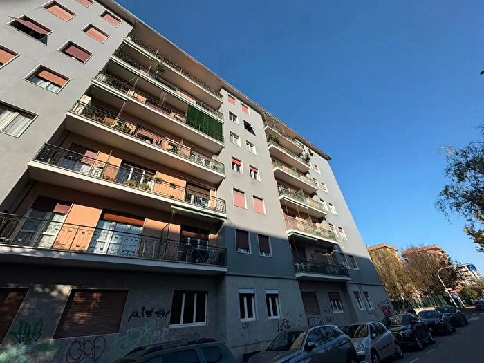 Appartamento bilocale in vendita in Via Monte Bianco, Monza