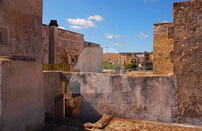 Casa con 6 locali in vendita in Via Giacomo Matteotti a, PresicceAcquarica