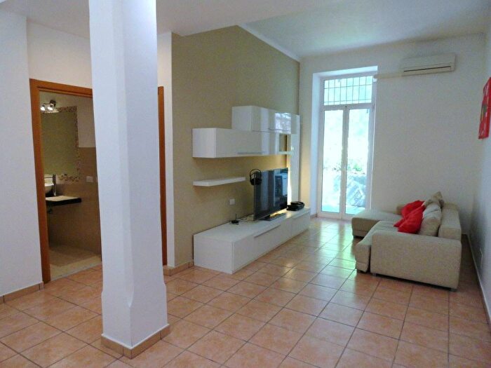 Appartamento bilocale in affitto in Via Palestro, Castelletto, Genova