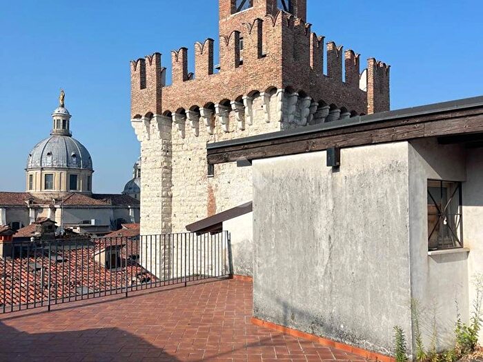 Appartamento bilocale in affitto in Corso Goffredo Mameli, Loggia Garibaldi, Brescia