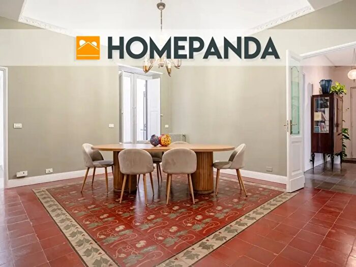 Appartamento con 5 locali in vendita in Via Conte di Torino, Catania