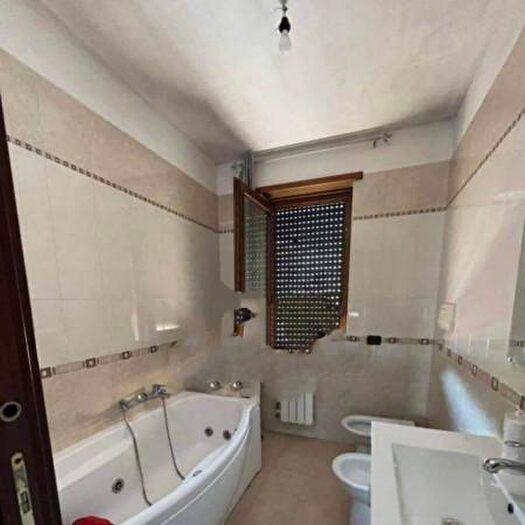 Appartamento in vendita in Via Giovanni Falcone, Mondragone