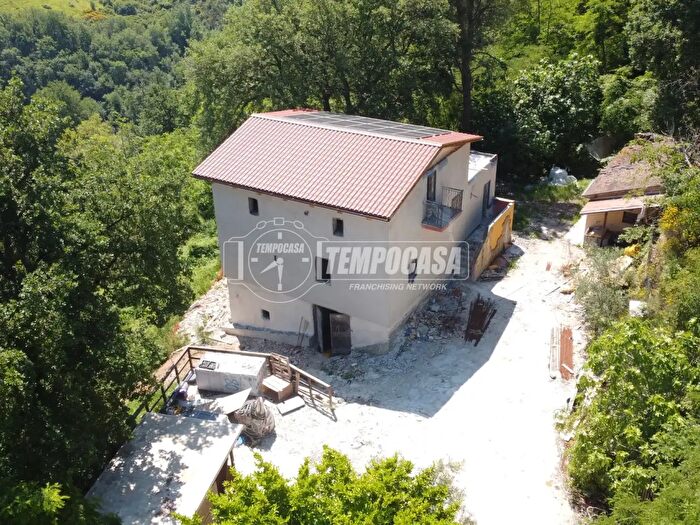 Casa quadrilocale in vendita in Tolentino