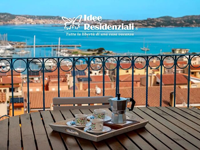 Appartamento trilocale in affitto in Via dei Cisti Palau, Palau