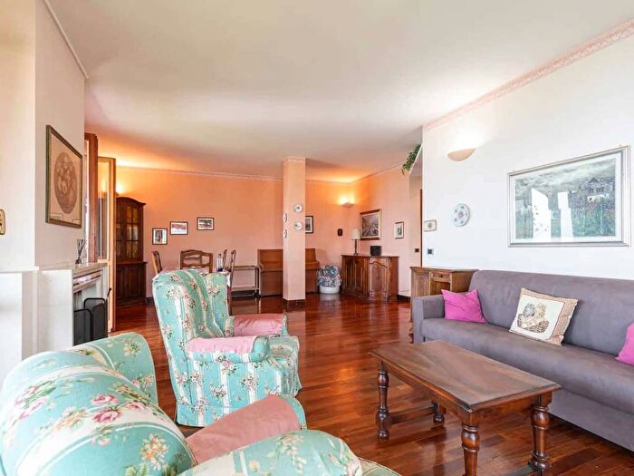 Appartamento trilocale in affitto in Via Ghevio, Dagnente, Arona