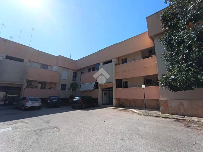 Appartamento con 5 locali in vendita in Via Nicola Uva, Polignano A Mare