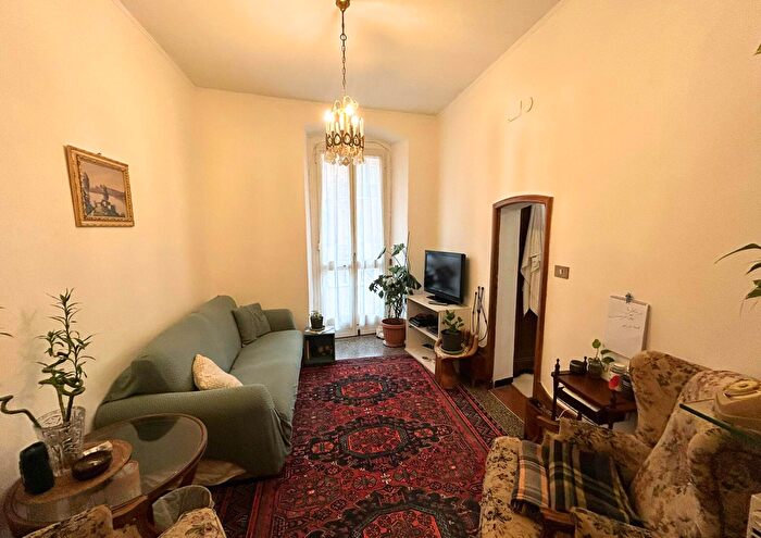 Appartamento con 8 locali in vendita in Via Giovanni Battista Marsano, Genova