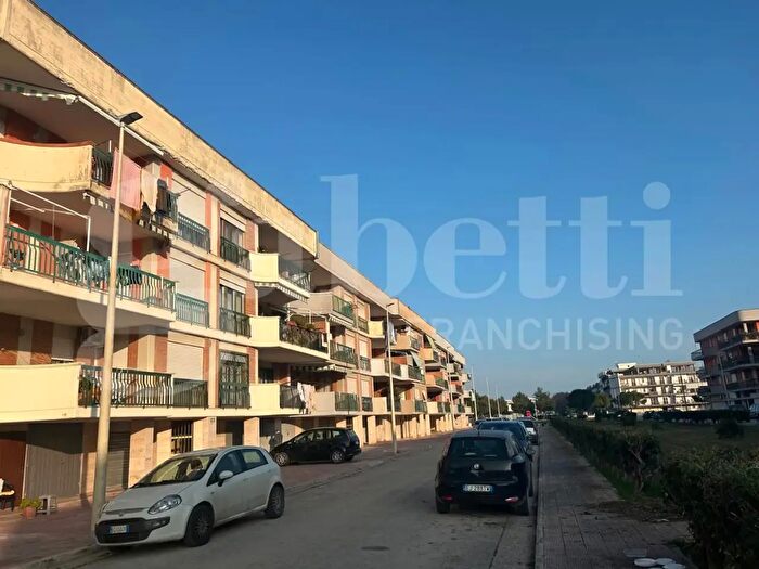 Appartamento quadrilocale in vendita in Viale Fosse Ardeatine, Margherita Di Savoia