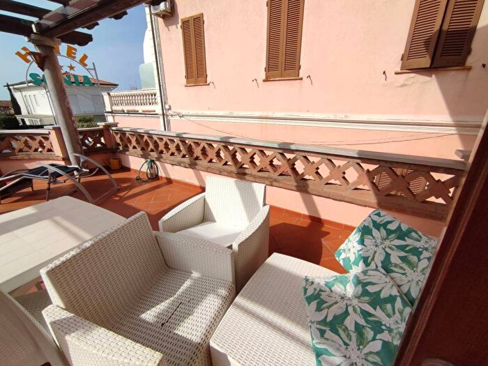 Appartamento quadrilocale in affitto in Centro, Forte dei Marmi