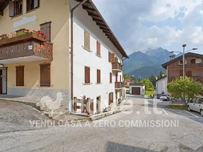 Appartamento con 5 locali in vendita in Piazza Tiziano Vecellio, Lozzo Di Cadore