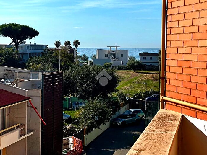 Appartamento trilocale in vendita in Appartamento Via Sardegna, Terracina