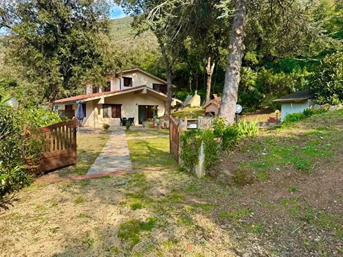 Casa con 11 locali in vendita in Rio