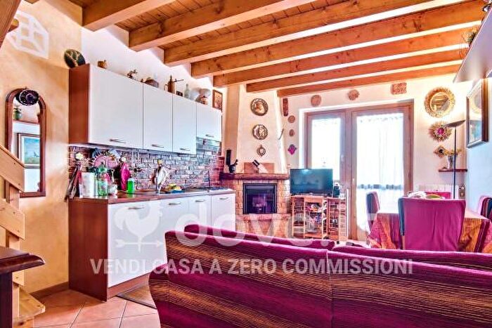 Appartamento bilocale in vendita in Via Aldo Moro, Costa Di Serina