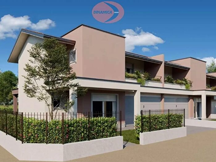 Casa quadrilocale in vendita in Via della Pieve, Missaglia