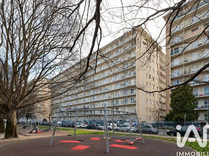 Appartamento trilocale in vendita in Corso Taranto, Torino