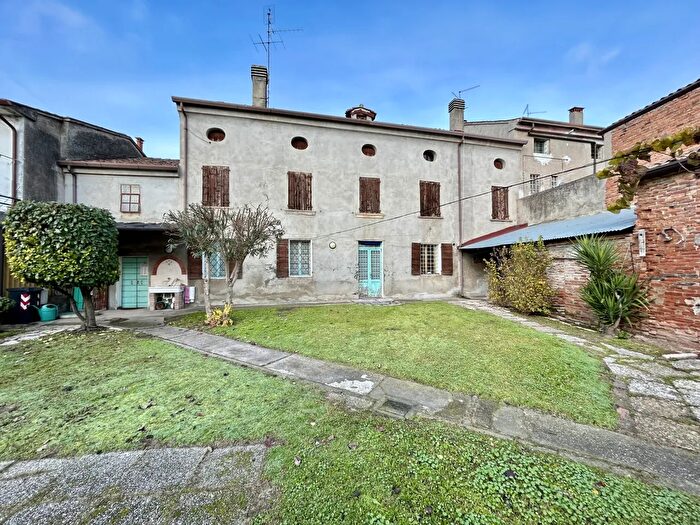 Casa quadrilocale in vendita in San Pietro Via Corubio, Legnago