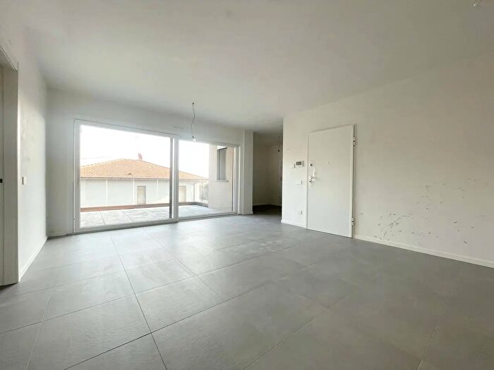 Appartamento trilocale in vendita in Via Clemente Larghi, Bregnano