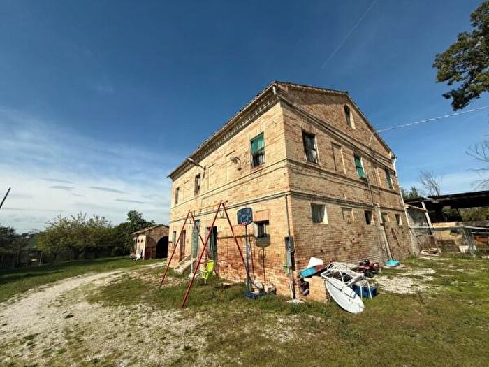 Casa con 6 locali in vendita in Contrada Cigliano, Corridonia