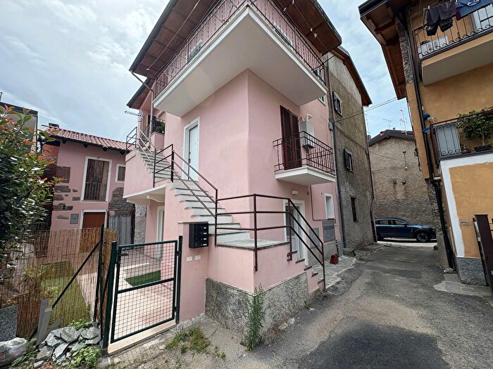 Appartamento bilocale in vendita in Via Italia, Arona