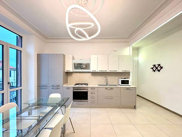 Appartamento quadrilocale in affitto in Via San Francesco, Teatro Ariston, Sanremo