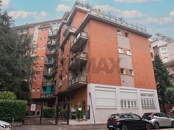 Appartamento bilocale in vendita in Milano