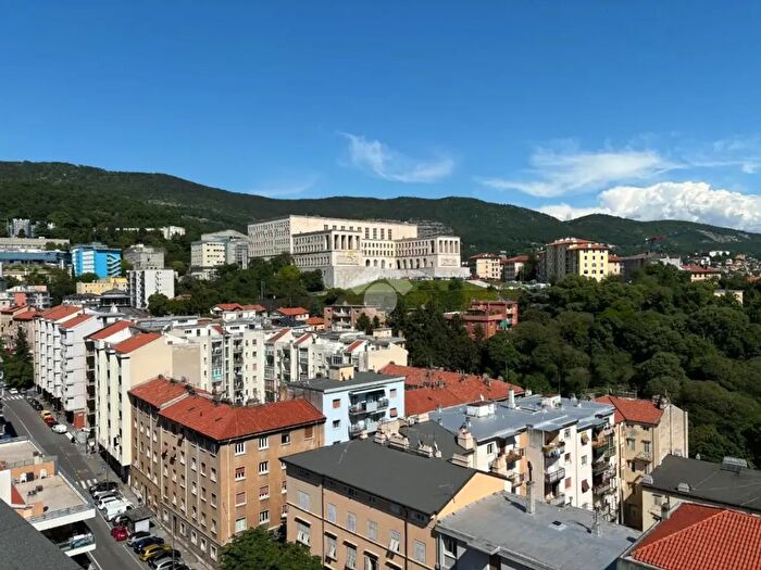 Appartamento trilocale in vendita in Via Fabio Severo, Trieste