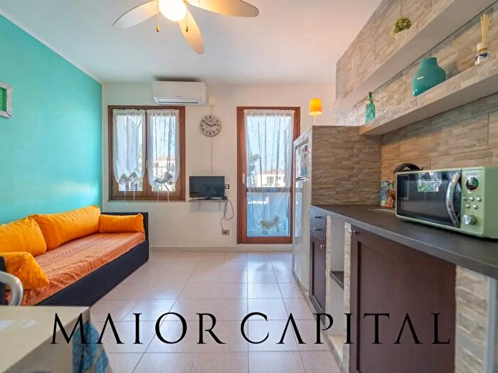 Appartamento bilocale in vendita in Via Calabria, Santa Teresa Gallura