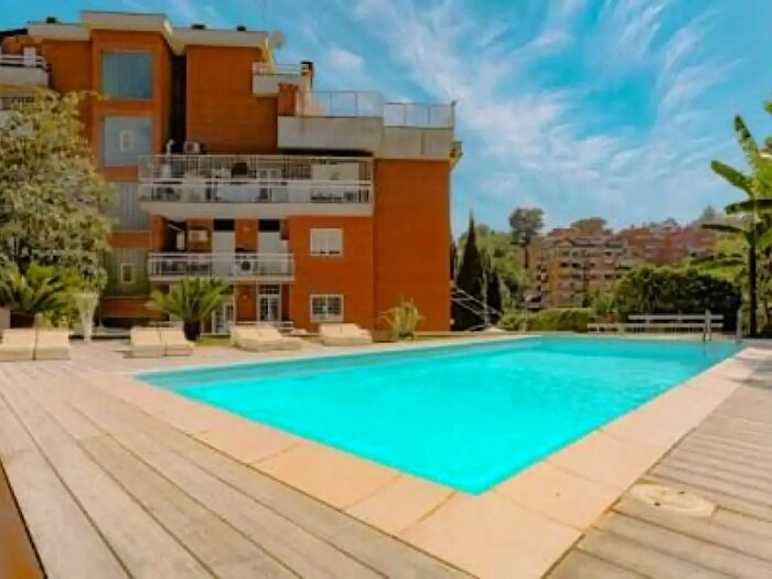 Appartamento con 6 locali in vendita in Via Misurina, Roma