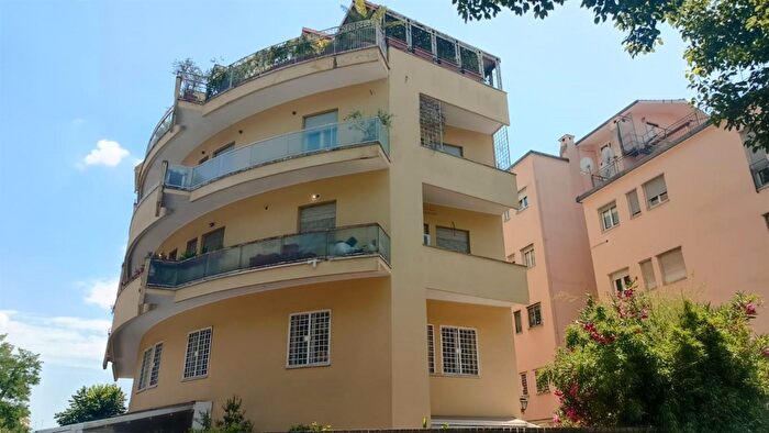 Appartamento quadrilocale in vendita in Roma