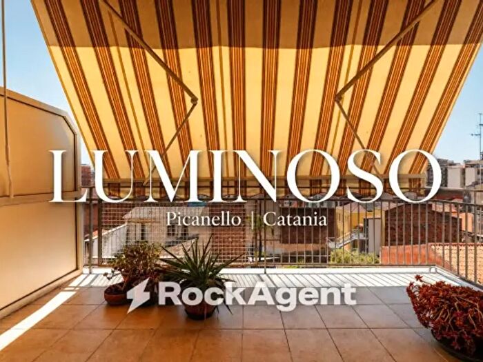 Appartamento trilocale in vendita in Via Antonio Santangelo Fulci, Catania