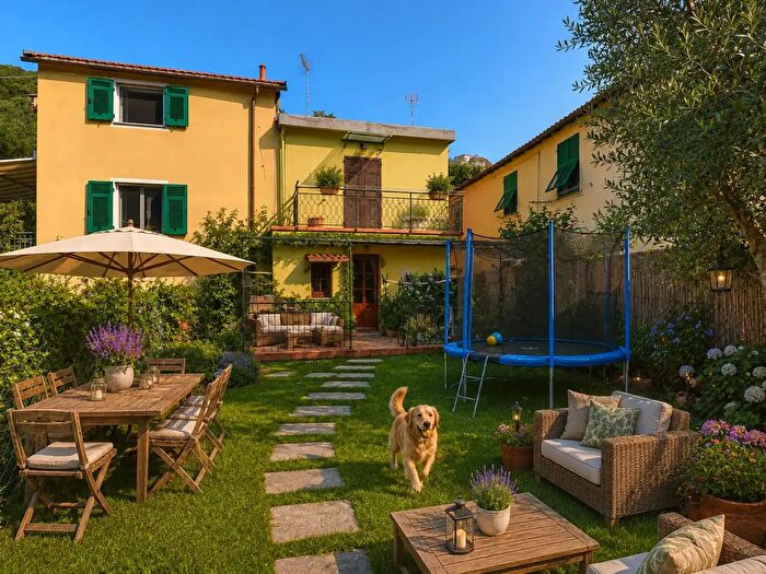 Casa bilocale in vendita in Via Villa, Genova