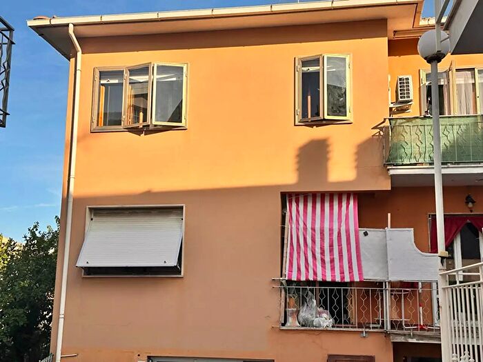 Appartamento con 6 locali in vendita in Cecina