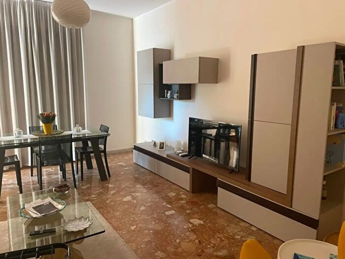 Appartamento trilocale in affitto in Via Leopoldo Marchetti, Milano