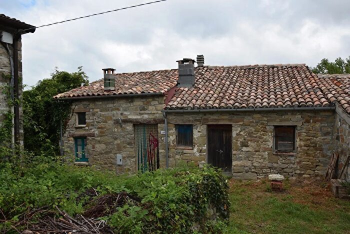 Casa con 6 locali in vendita in Località Poggio a, Maiolo