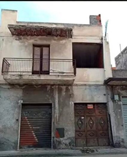 Casa con 5 locali in vendita in Via Canonico Renna, Paterno