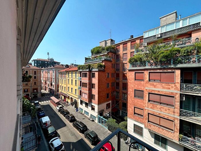 Appartamento bilocale in affitto in Via Montevideo, Solari, Milano