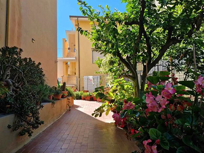 Appartamento quadrilocale in vendita in Via Galluppi, Cecina