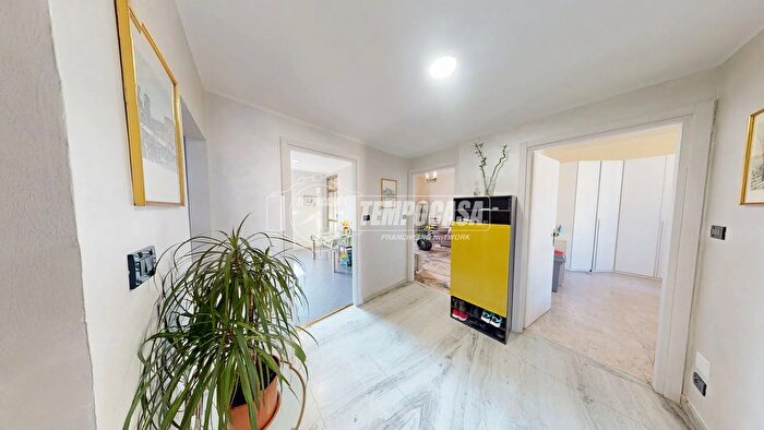 Appartamento quadrilocale in vendita in Via Sempionee, Torino