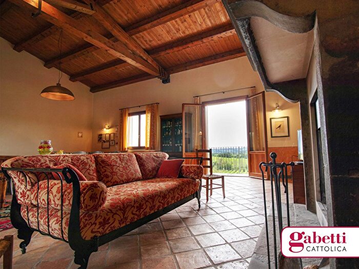 Casa con 5 locali in vendita in San Giovanni In Marignano