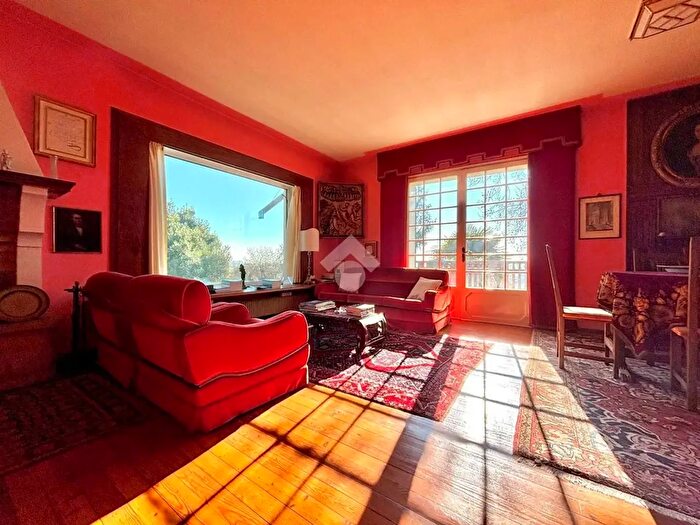 Casa con 7 locali in vendita in Via Riva Borela, Valdobbiadene