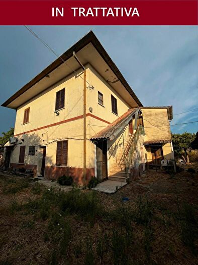 Casa con 10 locali in vendita in Via Migliara, Sezze