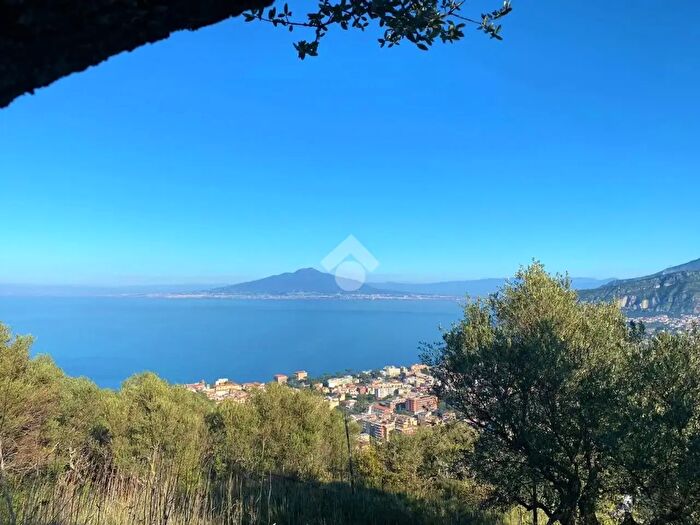 Casa con 5 locali in vendita in Via LI Schisani, Massa Lubrense