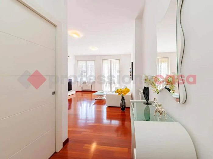 Appartamento con 5 locali in vendita in Via Buonarroti, Livorno