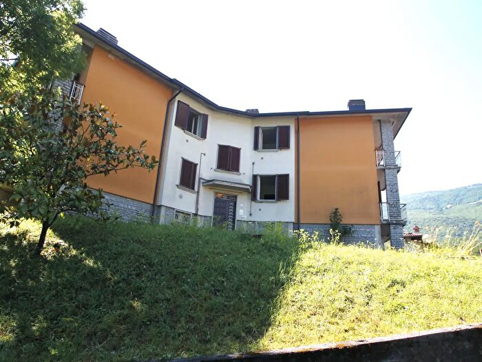 Appartamento trilocale in vendita in Sant'Omobono Terme